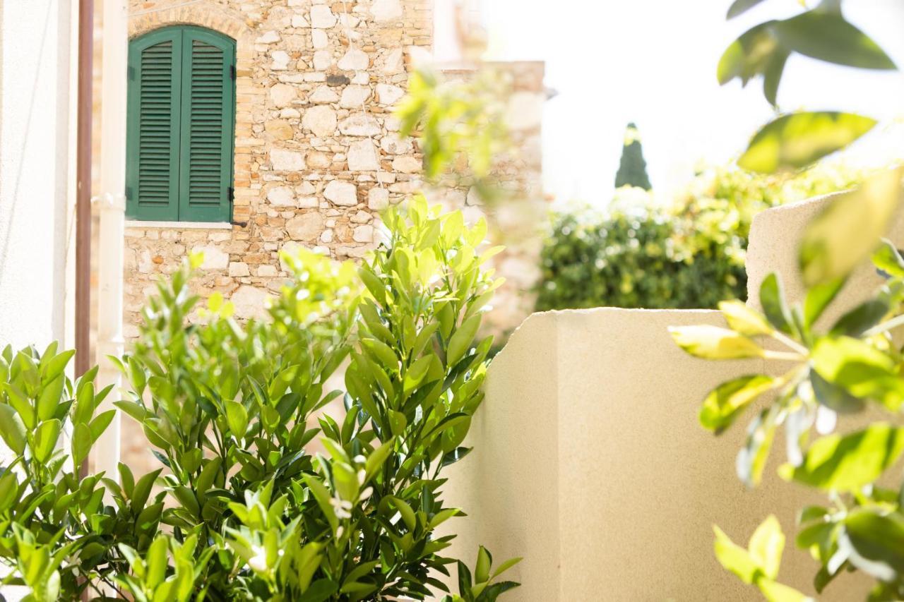 La Malandrina Aparthotel Taormina Bagian luar foto
