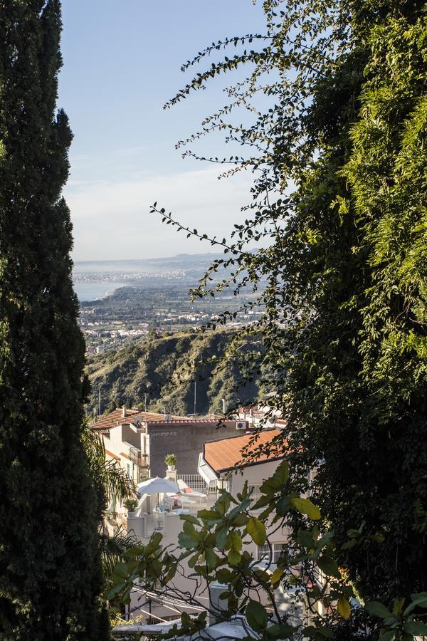 La Malandrina Aparthotel Taormina Bagian luar foto