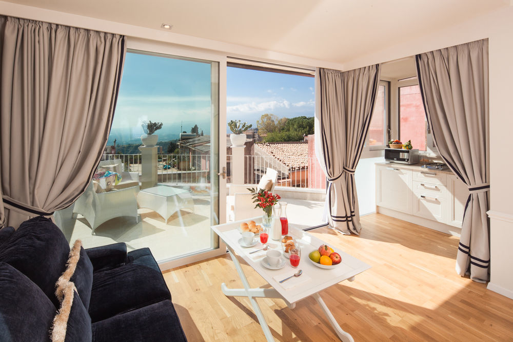 La Malandrina Aparthotel Taormina Bagian luar foto