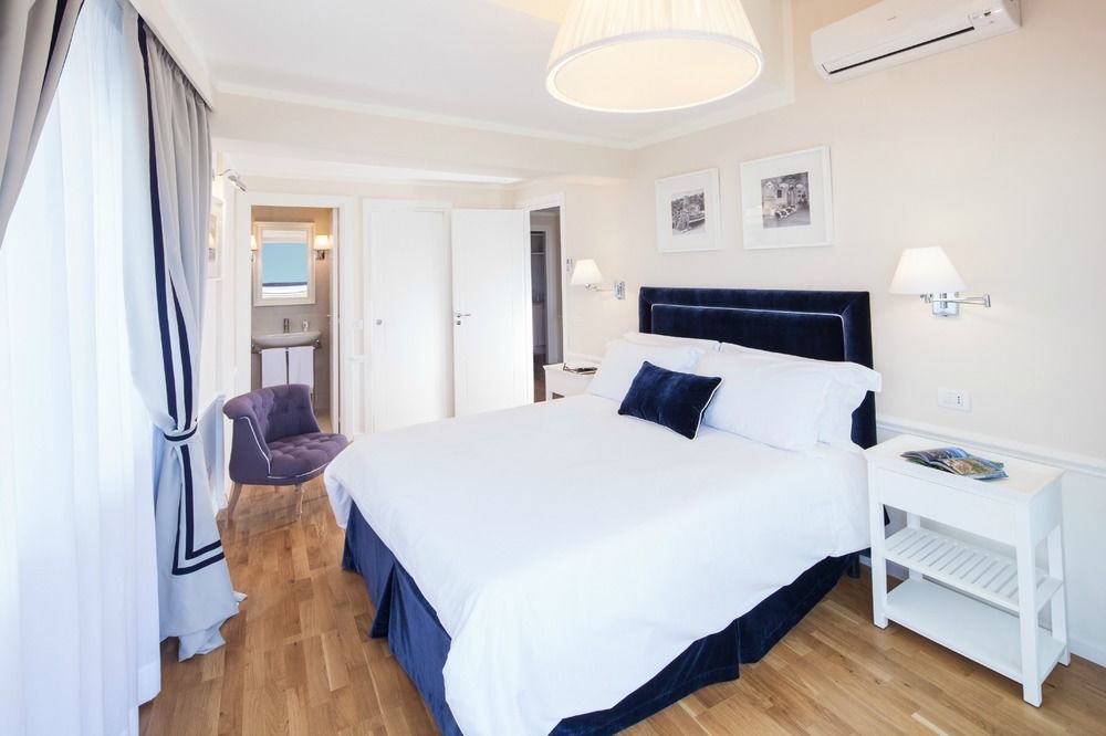 La Malandrina Aparthotel Taormina Bagian luar foto