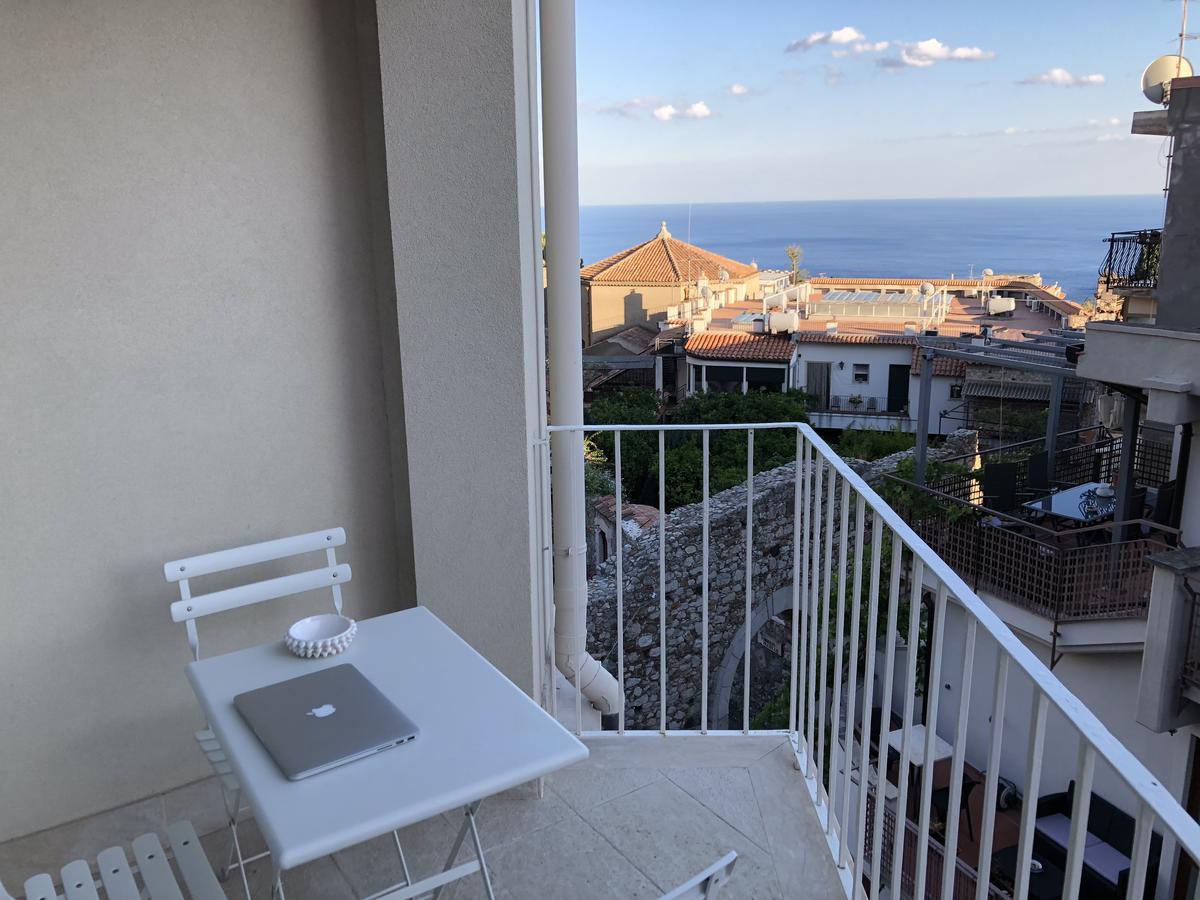 La Malandrina Aparthotel Taormina Bagian luar foto
